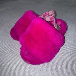 ☃️UGG Pink Fluffy Slippers☃️